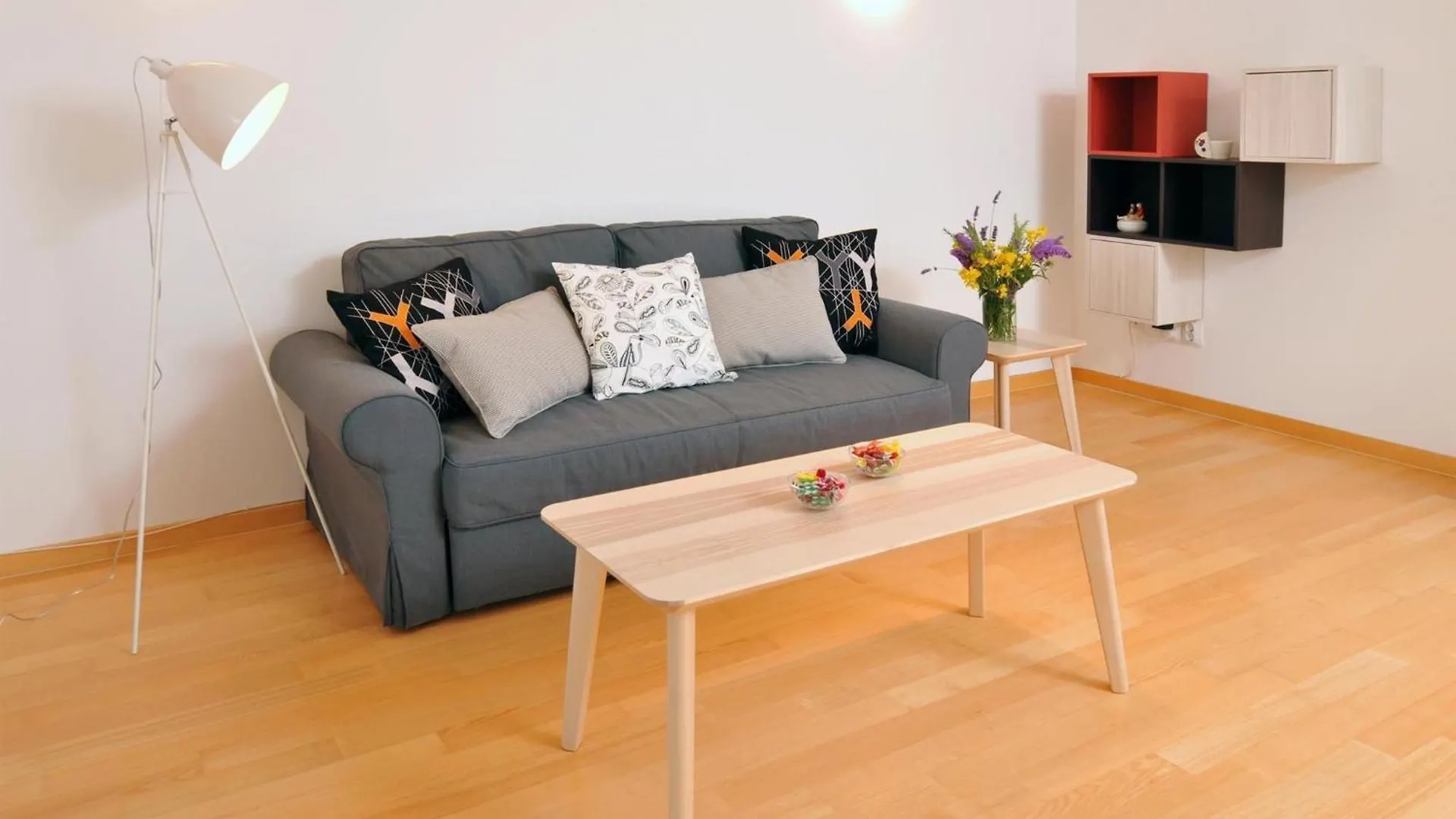 Apartment Ferienwohnung In Liznjan Mit Moebliertem Balkon