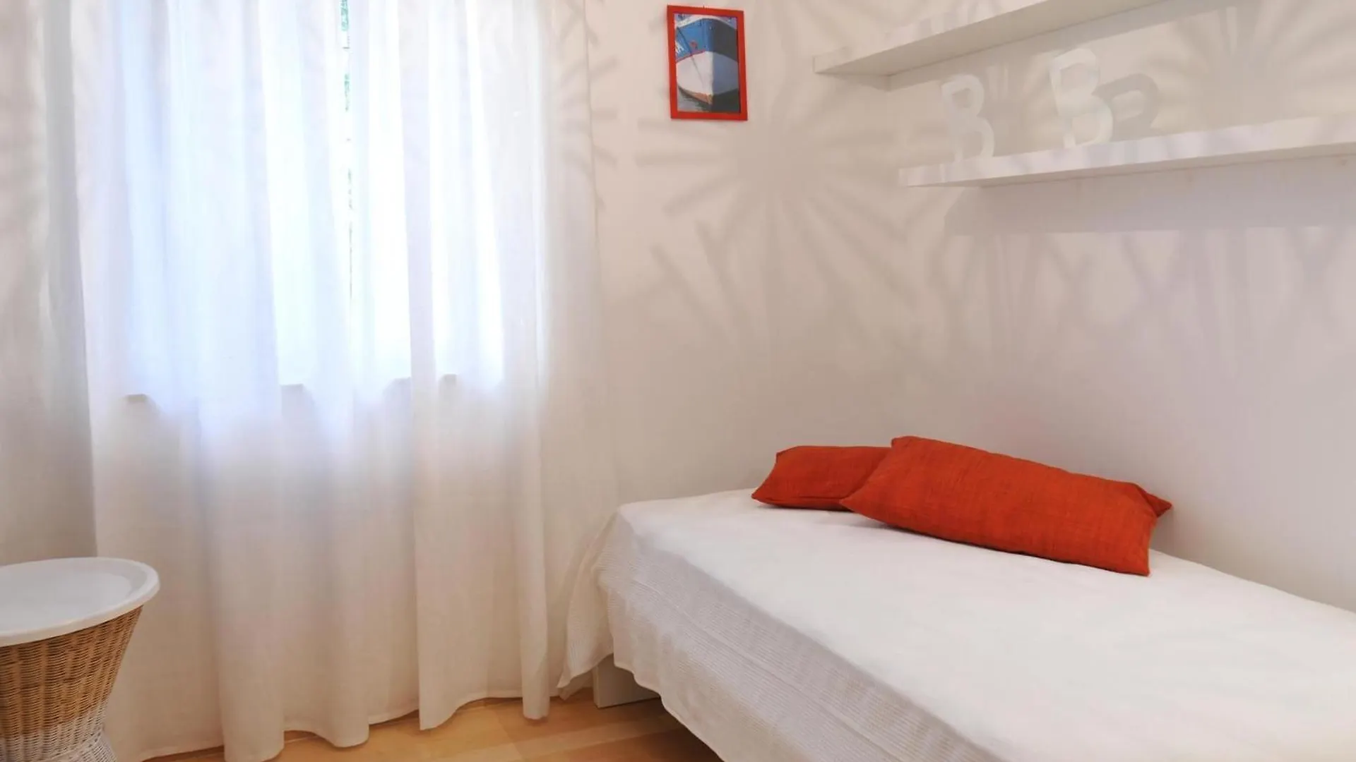 Apartment Ferienwohnung In Liznjan Mit Moebliertem Balkon Croatia
