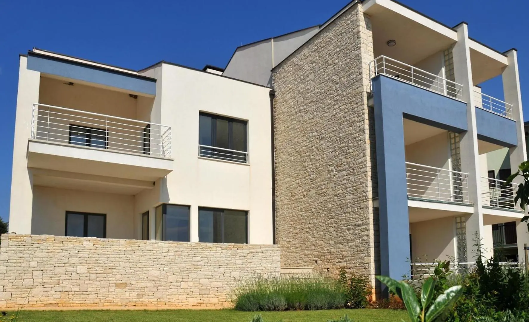 Ferienwohnung In Liznjan Mit Moebliertem Balkon